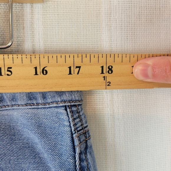 American Eagle High Rise Mom Jeans Blue Size 14 - Picture 3 of 11